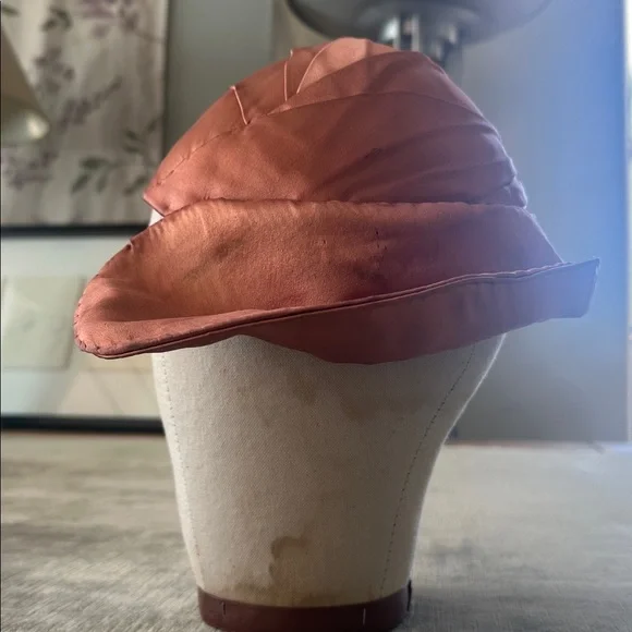 Antique 1912-20 Satin Silk Asymmetric Hat Sz S as is. Great for costume party - Picture 5 of 12